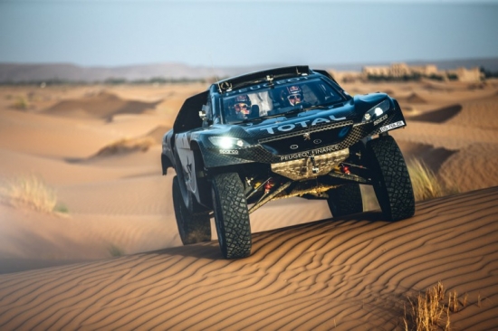 Раллийный Peugeot 2008 DKR обновился для Dakar Rally 2016